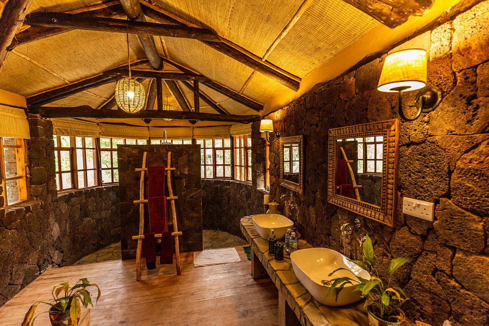 Bathroom Mount Gahinga Lodge