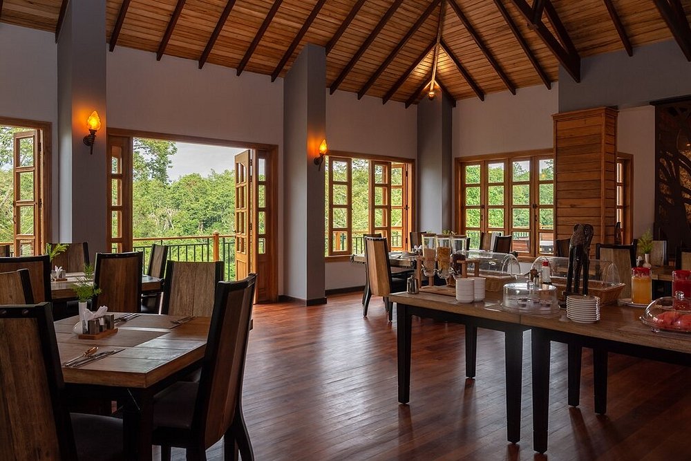 Dining area Chimpundu Lodge