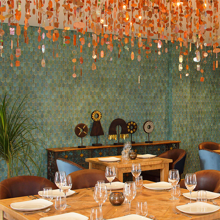 Latitude 0° Hotel Dining Set